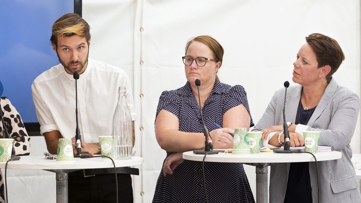 Visby 190703Bilder till OTW, Barncancerfonden.Bilder från seminarium Sviterna efter barncancer kostar samhället miljarder – så kan de minskasBilden:  Frv Thorbjörn Larsson, Generalsekreterare, BarncancerfondenCarolina Sahlberg, Mamma till Viktor som drabbades av Ewings sarkomIsak Thern, BarncanceröverlevareAnna-Lena Hogerud, Regionråd, (S) Region Skåne, Marie Morell, Oppositionsråd, (M) Region Östergötland samt Kattis Ahlström, moderator.Foto Ola TorkelssonCopyright Ola Torkelsson ©