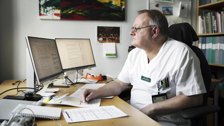 Bilder på Lars Hjort vid Skånes Universitetssjukhus, VO Barnmedicin. Patientcentrerad uppföljning av före detta barncancerpatienter.Bilder till Barn & Cancer på uppdrag av OTW