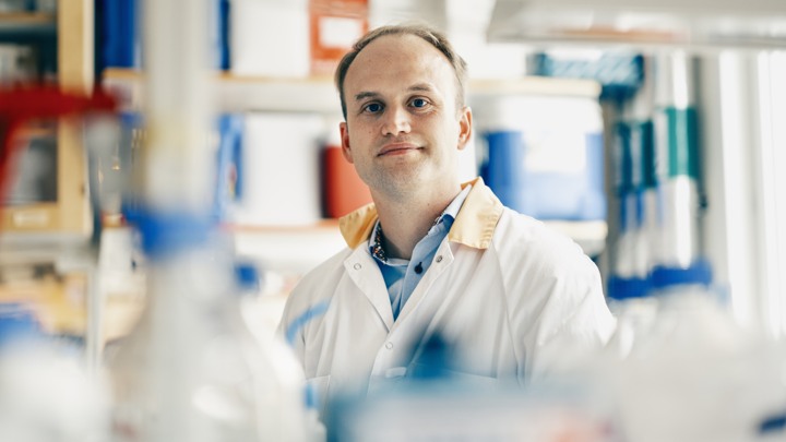 Årets barncancerforskare 2025 Lars Karlsson